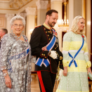 21. mars: Kronprinsparet deltar på flere programposter under statsbesøket fra Island. Her ankommer de gallamiddagen på Slottet på besøkets første dag. Foto: Cornelius Poppe, NTB scanpix
